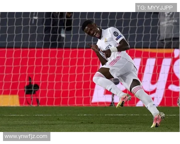 足球明星挂画全集赏析与背后故事揭秘 足球明星挂画全集赏析与背后故事揭秘